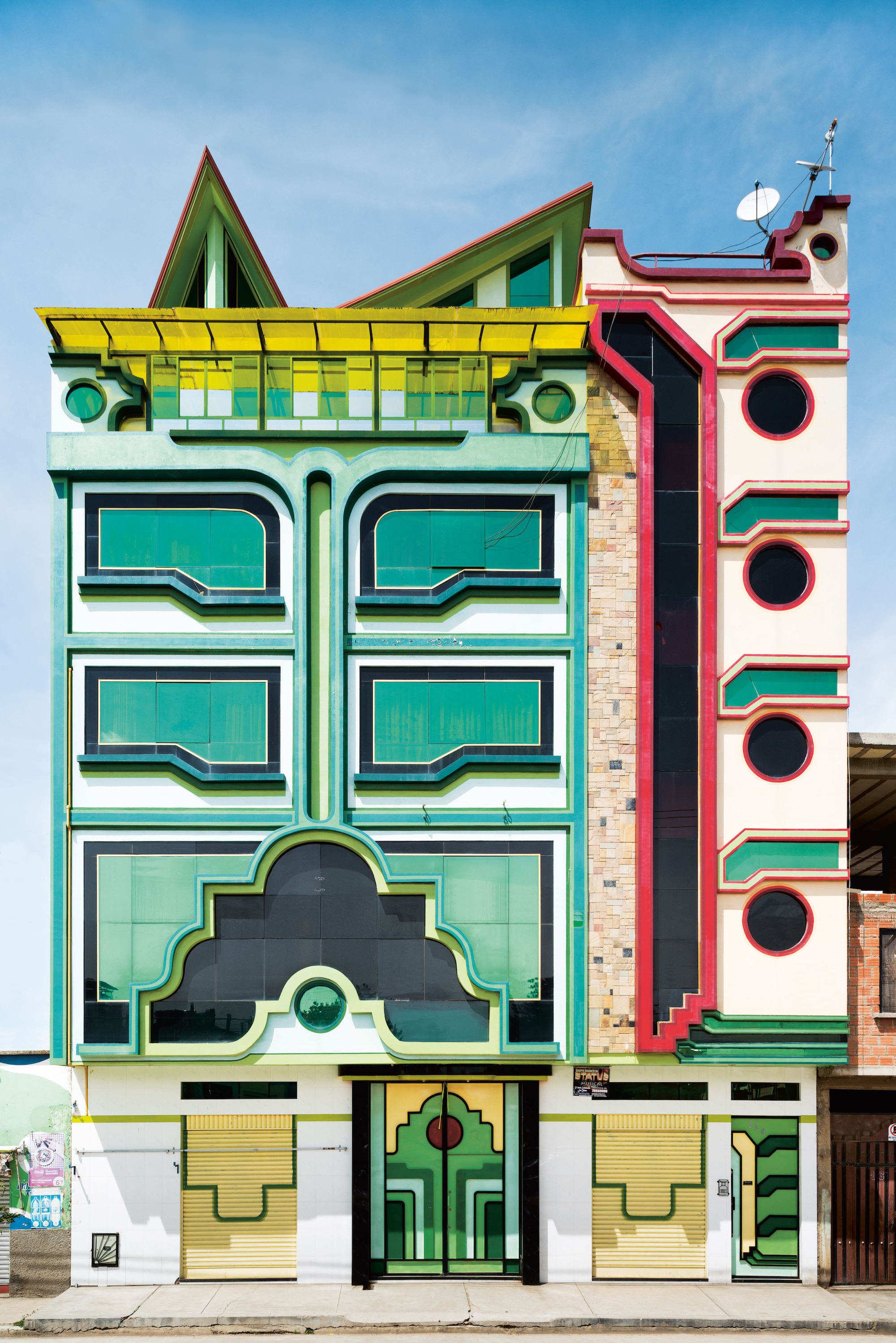 New Andean Architecture, Freddy Mamani, El Alto, Bolivia, 2005–. Photo © Peter Granser