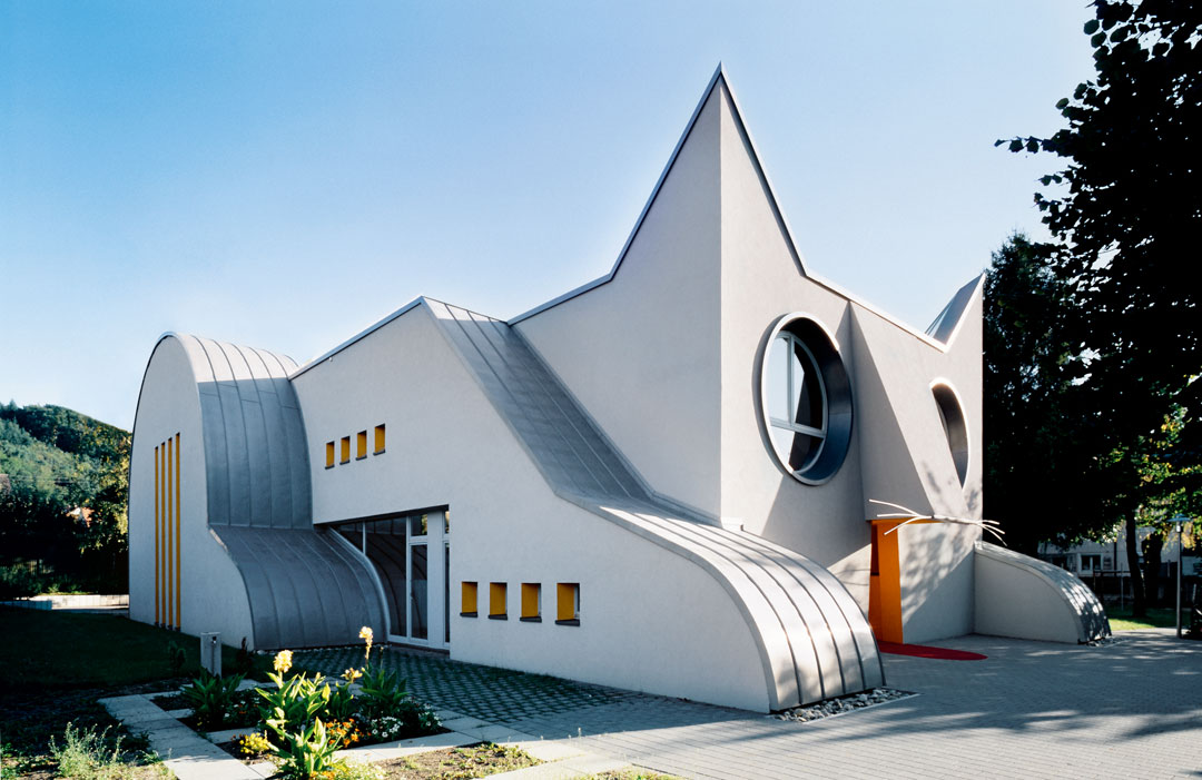 Tomi Ungerer and Ayla Suzan Yöndel: Kindergarten Wolfartsweier, Karlsruhe, Germany, 2002. Photo: © Dirk Altenkirch 