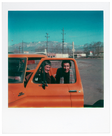 Agnes Martin and Arne Glimcher in her new truck, Galistera, New Mexico (1979)