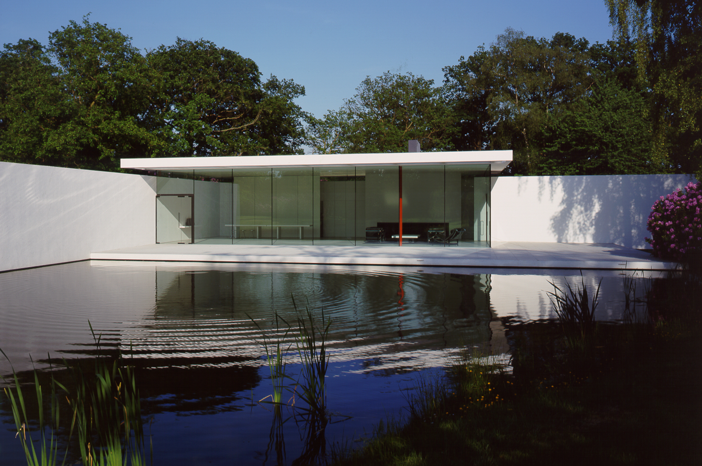 Skywood House (Graham Philips), Middlesex, UK 2013 © Nigel Young / Foster + Partners