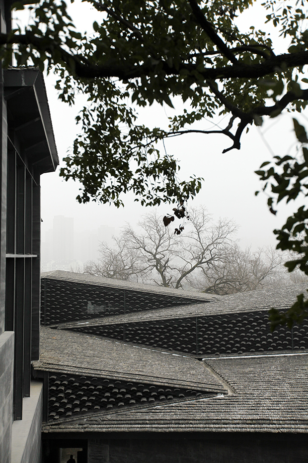 The China Academy of Art’s Folk Art Museum, Hangzhou by Kengo Kuma. Photography by  Eiichi Kono. Images courtesy of Kengo Kuma and Associates