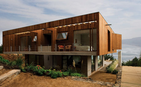 Casa El Pangue by Elton + Leniz