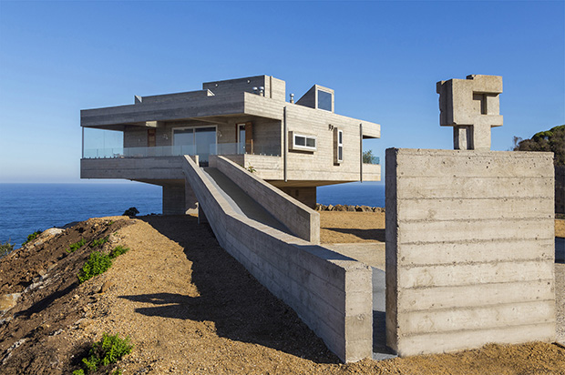 Casa Mirador by Victor Gubbins. Photography by Marcos Mendizabal