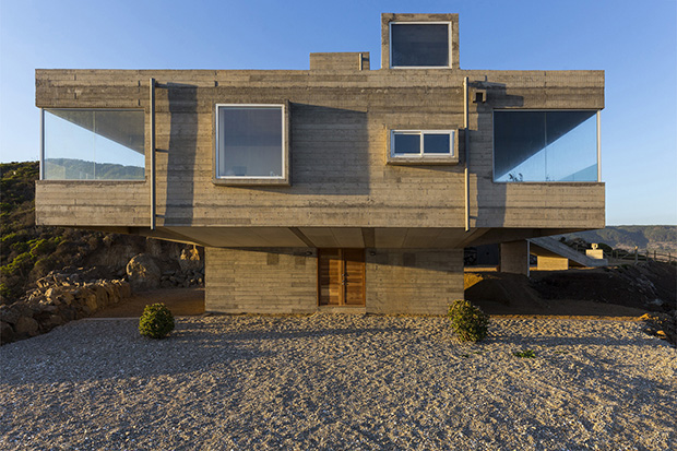 Casa Mirador by Victor Gubbins. Photography by Marcos Mendizabal