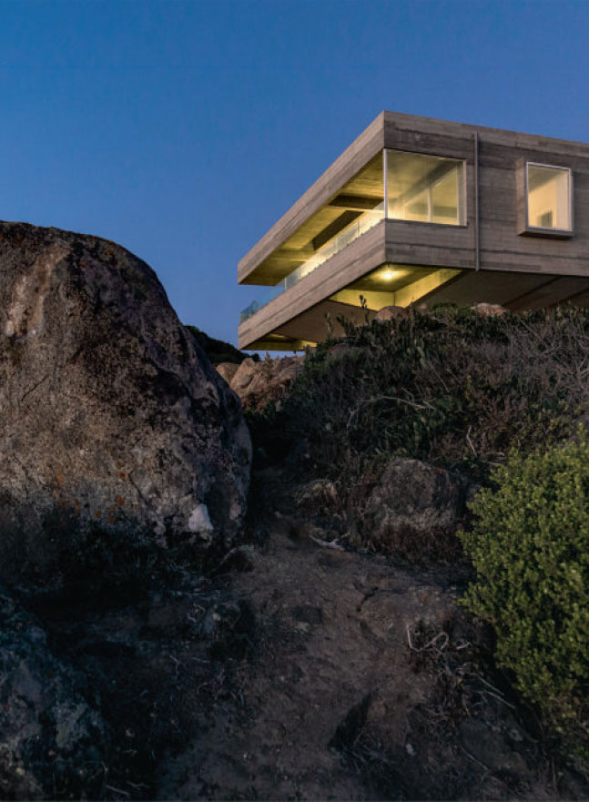 Casa Mirador (Gubbins Arquitectos), Tunquen, Chile 2015. Photograph by Marcos Mendizabal