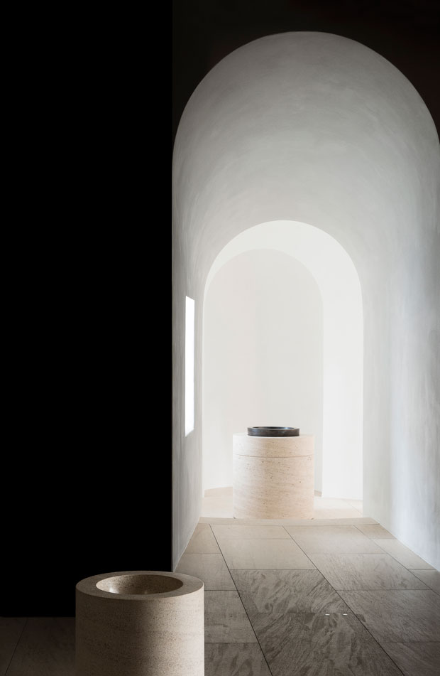 St Moritz Church, Augsburg, Germany - John Pawson (photo by Gilbert McCarragher)