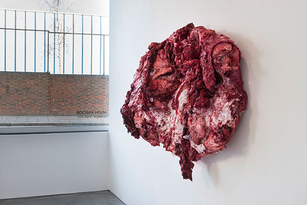 Installation view: Anish Kapoor Lisson Gallery 25 March - 9 May 2015 Courtesy the artist and Lisson Gallery