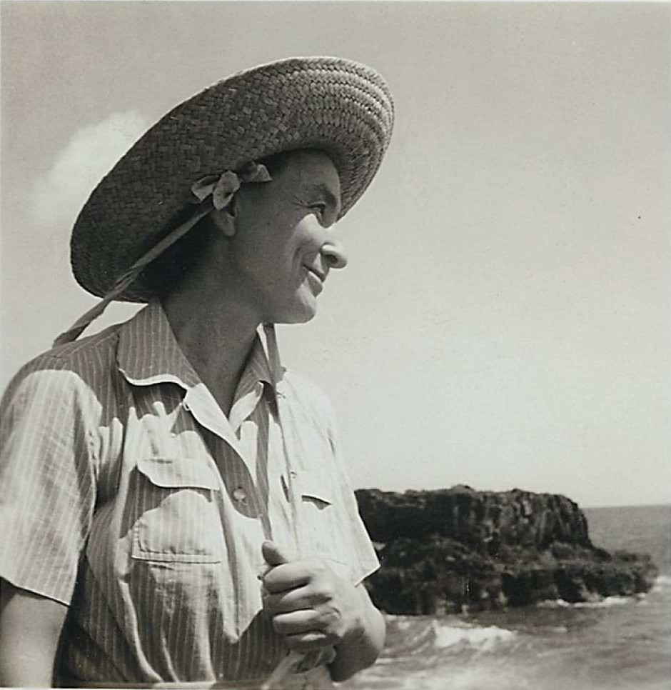 Georgia O’Keeffe on Leho‘ula Beach, near Aleamai, Ha?na, Maui (1939) by Harold Stein. Photo courtesy of the Alfred Stieglitz/Georgia O’Keeffe Archive, Yale Collection of American Literature Beinecke Rare Book and Manuscript Library ©Estate of Harold Stein