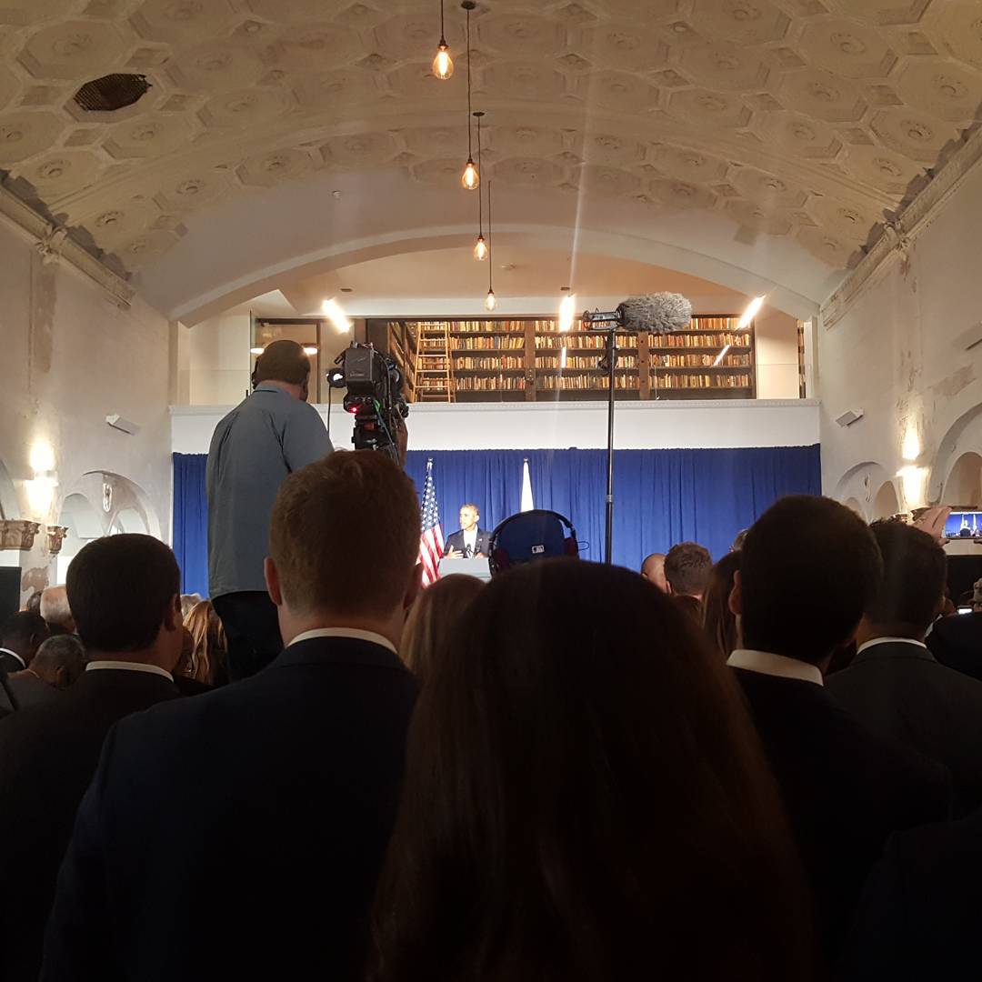 Barack Obama at the Stony Island Arts Bank. Image courtesy of the Rebuild Foundation's Twitter