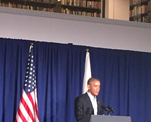 Barack Obama at the Stony Island Arts Bank. Image courtesy of the Rebuild Foundation's Twitter