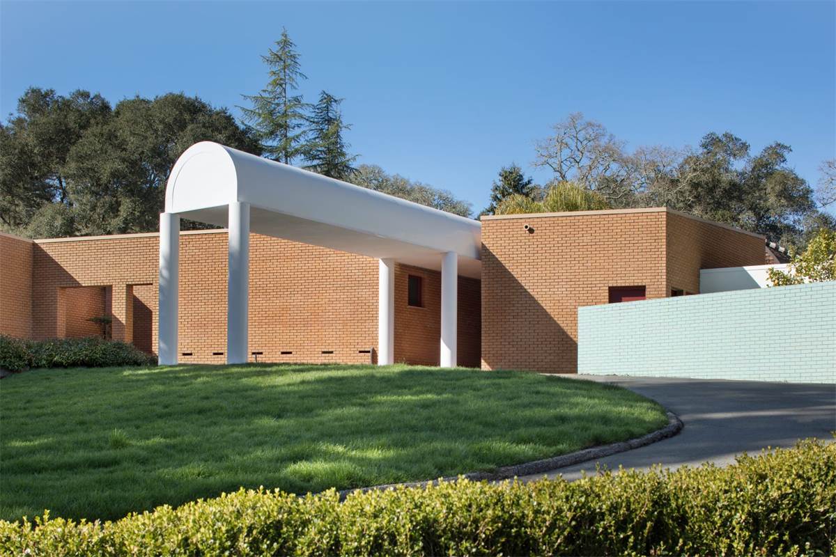 250 Cañada Road Woodside, also known as the Kelley House, by Ettore Sottsass