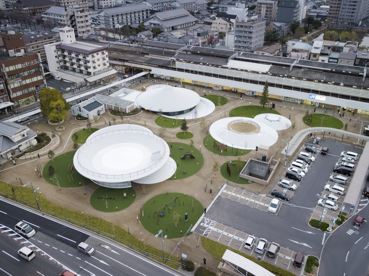 Tenri Station Plaza CoFuFun by Nendo. Photo by Takumi Ota