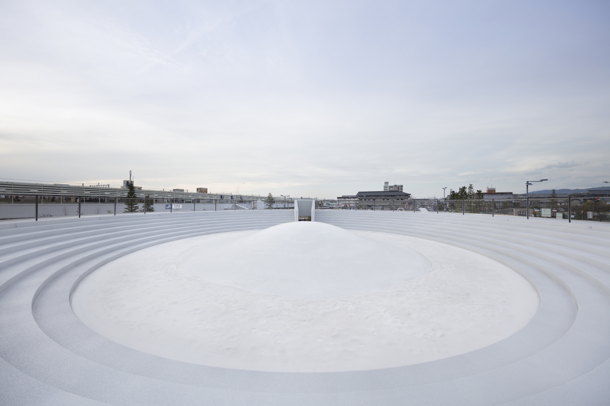 Tenri Station Plaza CoFuFun by Nendo. Photo by Takumi Ota