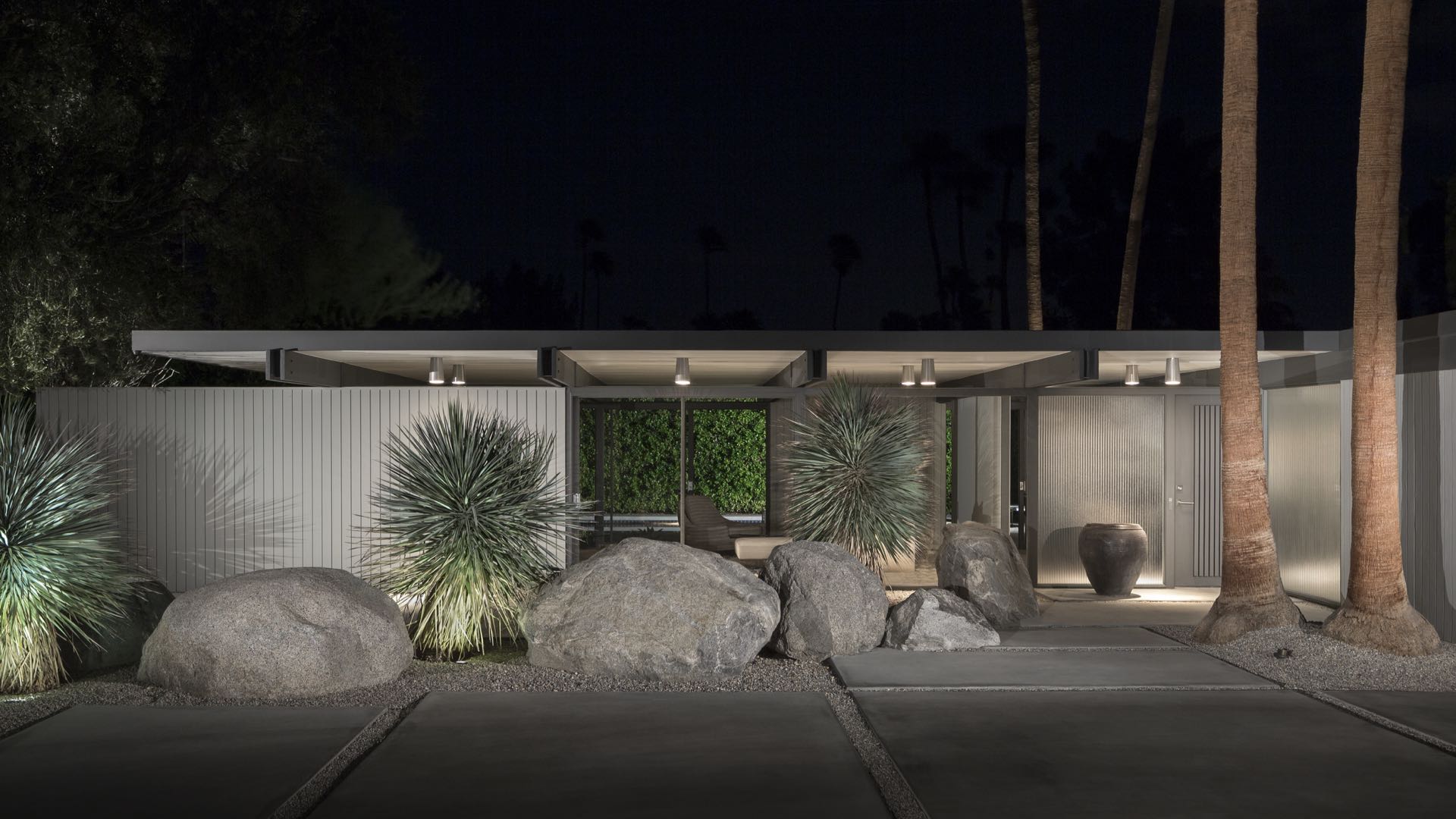 The Wexler House, Palms Springs. Image courtesy of deasypenner.com